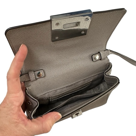 MICHAEL KORS Pearl Grey Tina Clutch Cross Body Leather Handbag - Picture 5 of 10